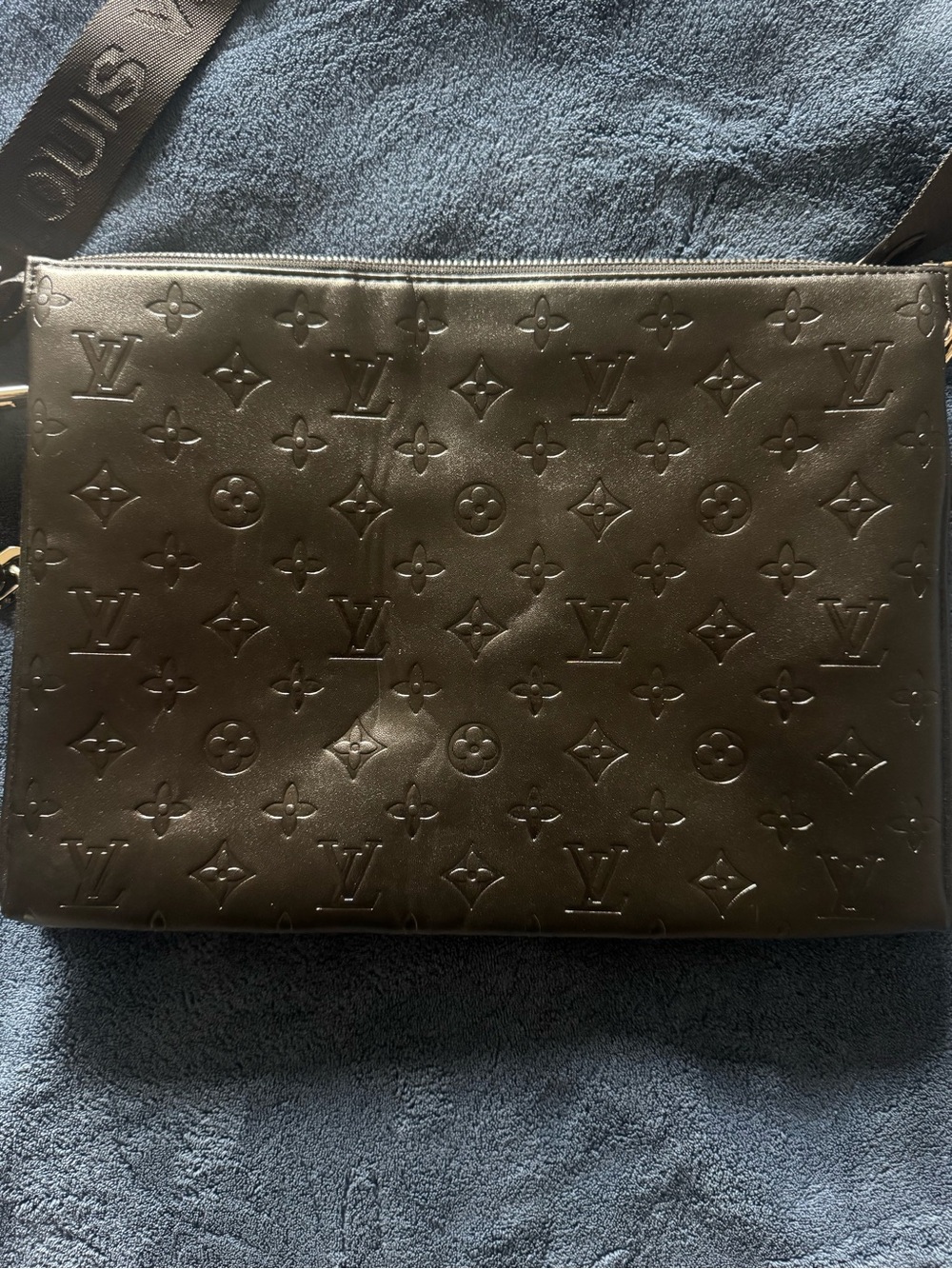 Louis Vuitton Coussin PM Black Lambskin with Chunky Silver Chain - Picture 2 of 7